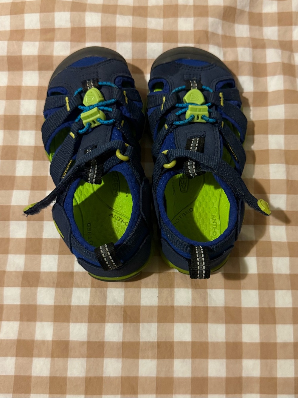 Size 10 eUC boys keen sandals